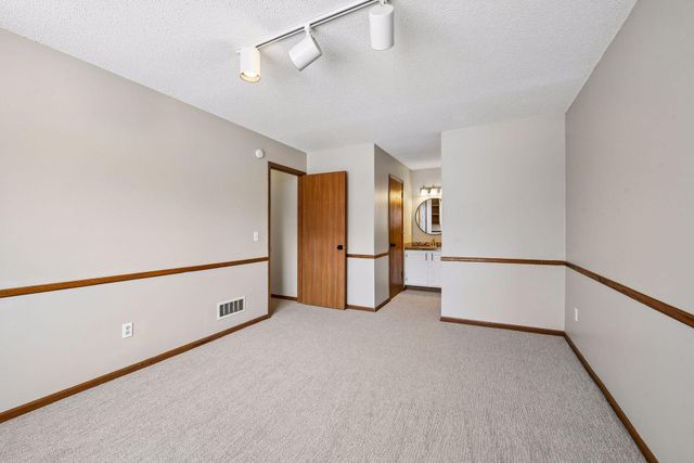 7229 Bren Lane, Eden Prairie, MN 55346