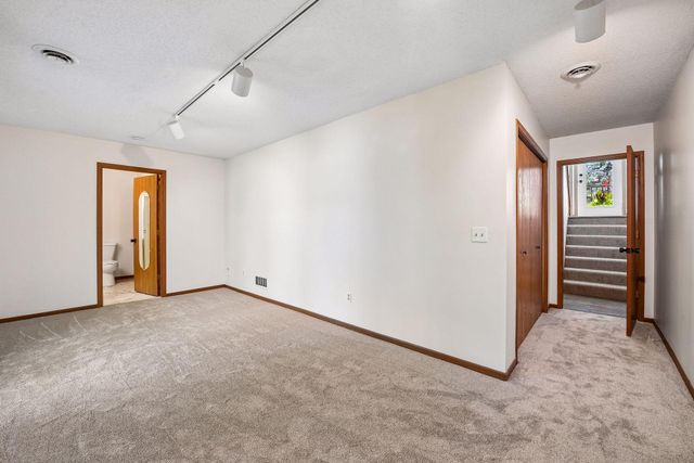 7229 Bren Lane, Eden Prairie, MN 55346