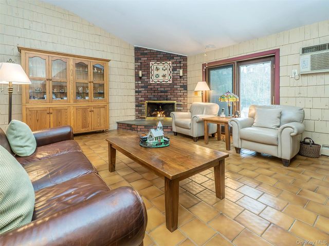 175 Soundview Drive, Port Washington, NY 11050