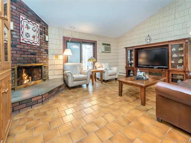 175 Soundview Drive, Port Washington, NY 11050