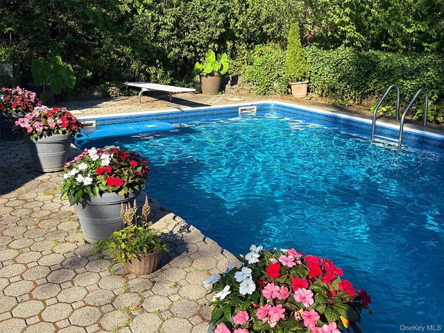 175 Soundview Drive, Port Washington, NY 11050