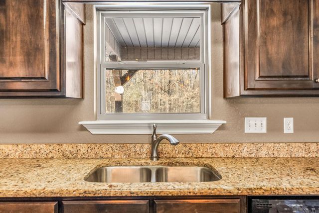 160 Creekside Drive, Austin, AR 72007