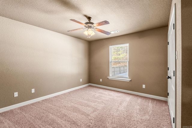 160 Creekside Drive, Austin, AR 72007