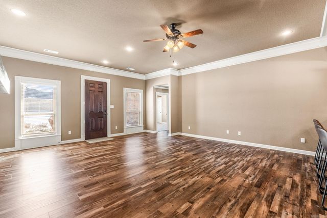 160 Creekside Drive, Austin, AR 72007