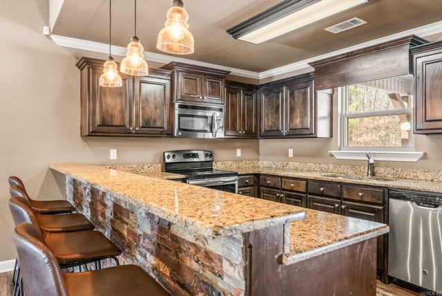 160 Creekside Drive, Austin, AR 72007