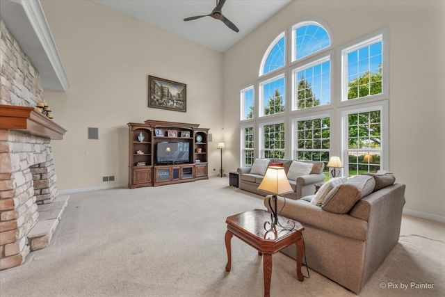 505 Moose Lake Drive, North Aurora, IL 60542