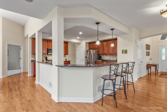 505 Moose Lake Drive, North Aurora, IL 60542