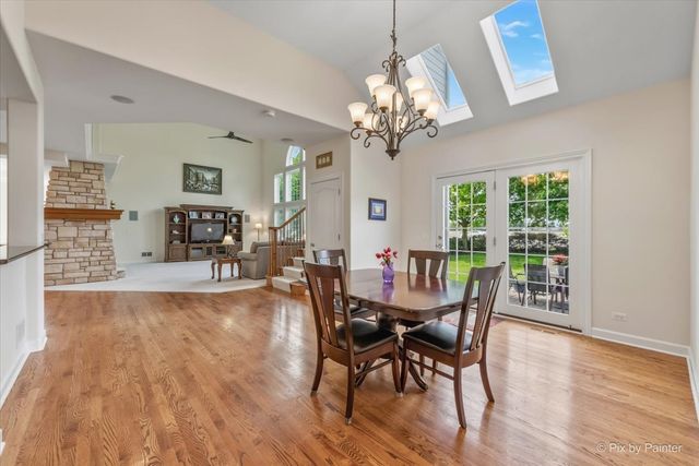 505 Moose Lake Drive, North Aurora, IL 60542