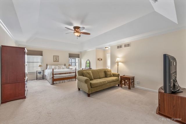 505 Moose Lake Drive, North Aurora, IL 60542