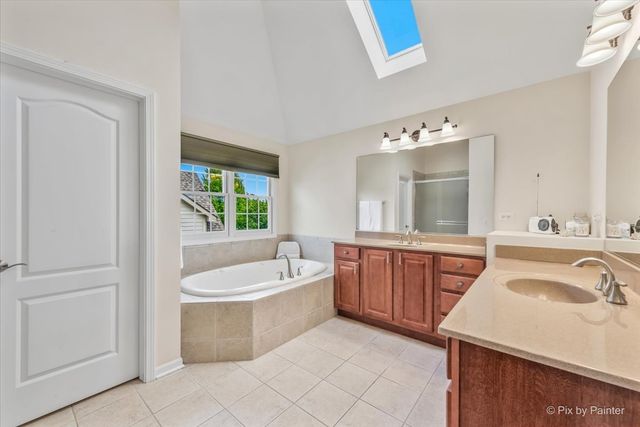 505 Moose Lake Drive, North Aurora, IL 60542