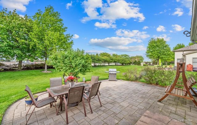 505 Moose Lake Drive, North Aurora, IL 60542