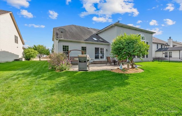 505 Moose Lake Drive, North Aurora, IL 60542