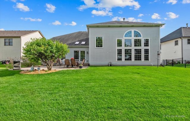 505 Moose Lake Drive, North Aurora, IL 60542