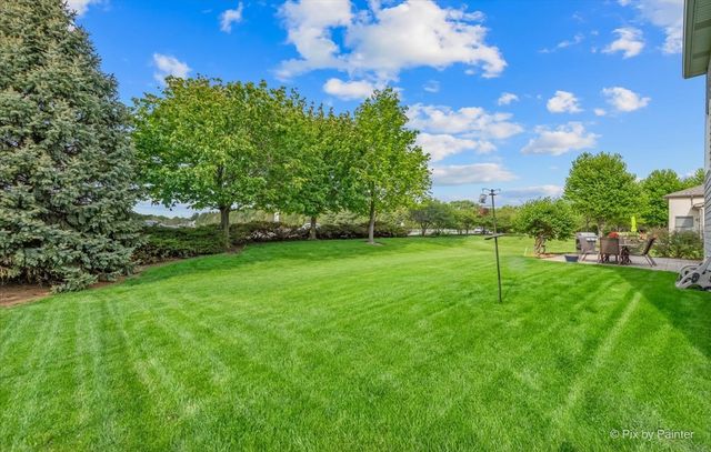 505 Moose Lake Drive, North Aurora, IL 60542