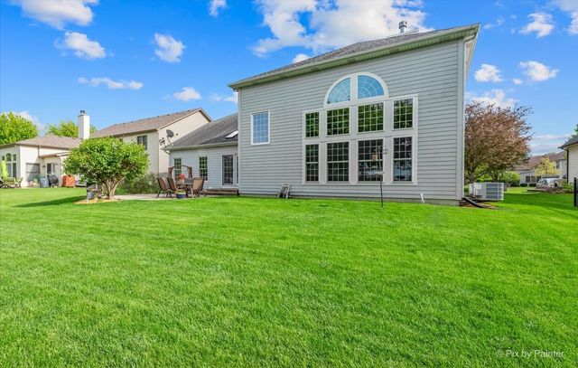 505 Moose Lake Drive, North Aurora, IL 60542