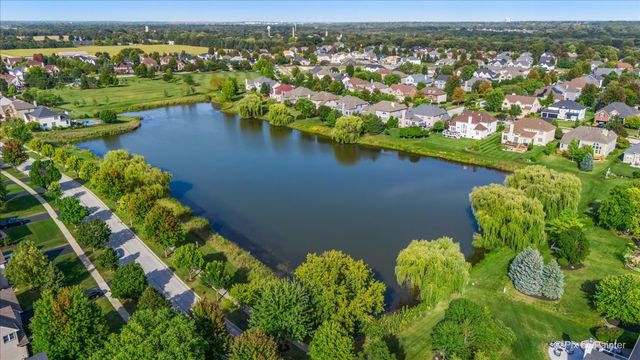 505 Moose Lake Drive, North Aurora, IL 60542