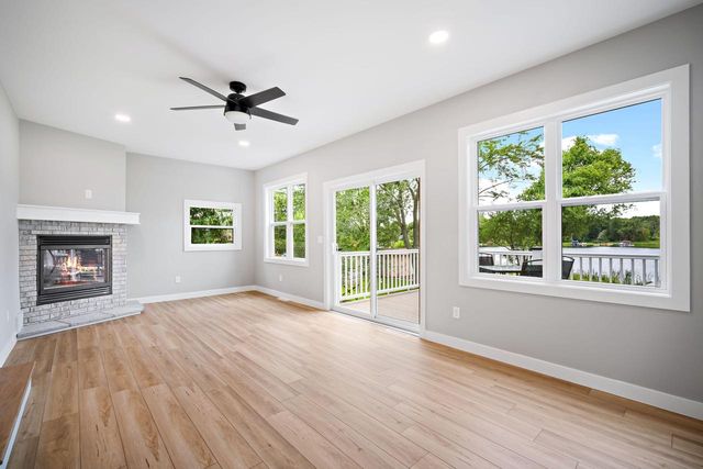 1266 E Green Lake DRIVE, West Bend, WI 53090