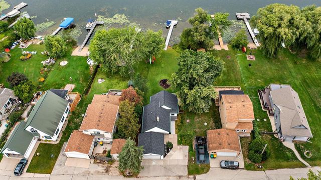 1266 E Green Lake DRIVE, West Bend, WI 53090