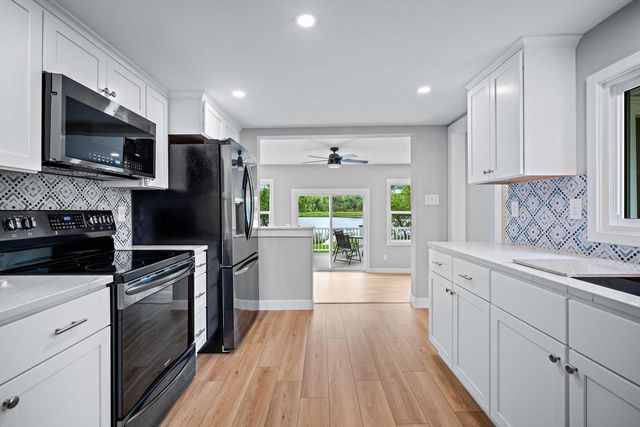 1266 E Green Lake DRIVE, West Bend, WI 53090