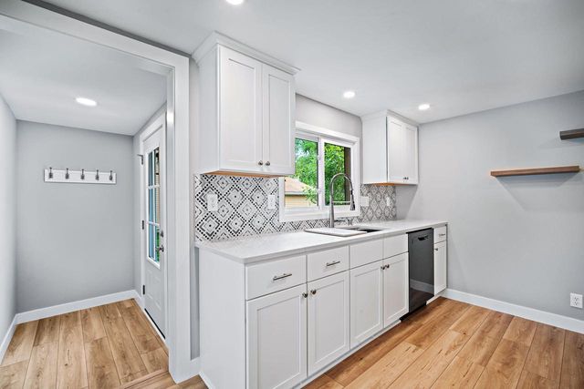 1266 E Green Lake DRIVE, West Bend, WI 53090