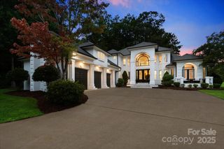 1337 Whispering Oaks Circle, Matthews, NC 28104