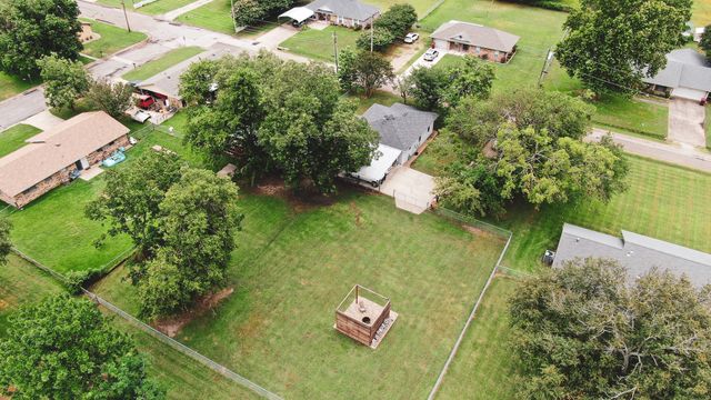508 Fleming St., Mount Vernon, TX 75457
