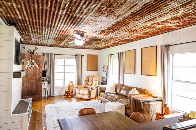 508 Fleming St., Mount Vernon, TX 75457