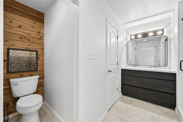 6909 Bay City BND, Austin, TX 78725