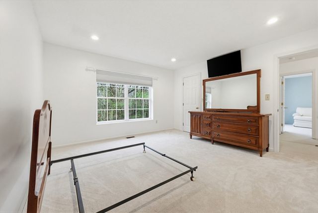 6 Balcom Dr., Foxboro, MA 02035