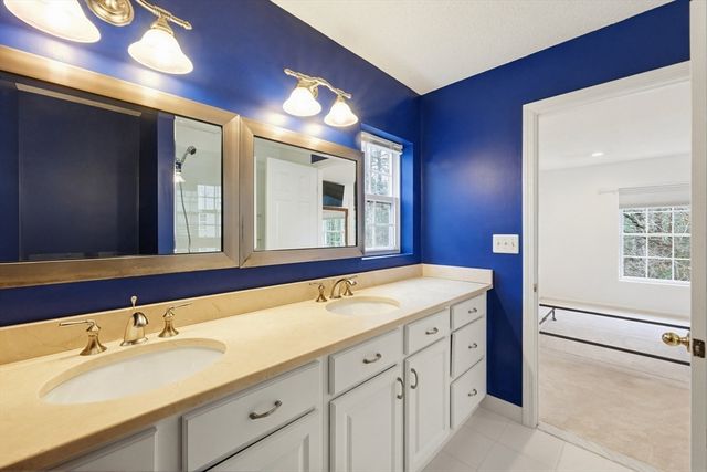 6 Balcom Dr., Foxboro, MA 02035