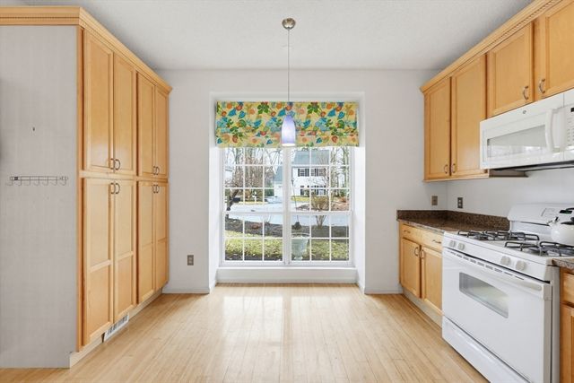 6 Balcom Dr., Foxboro, MA 02035