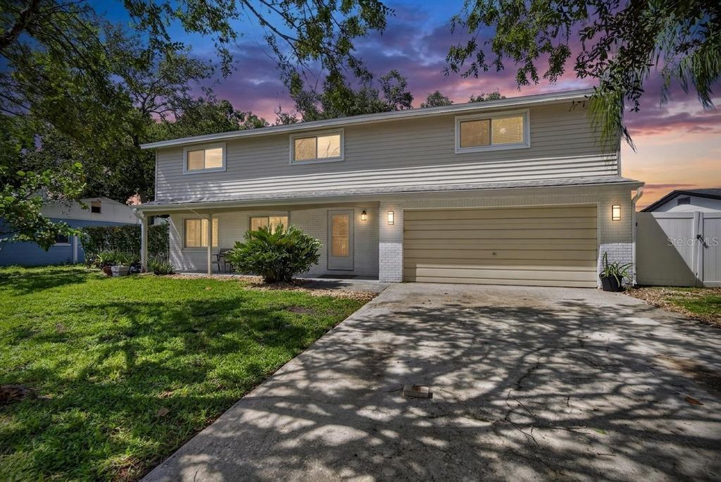 Image 2 of property listing at 10718 DRUMMOND RD, Tampa, FL 33615