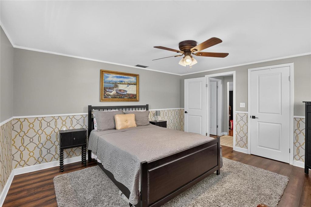 Image 33 of property listing at 10718 DRUMMOND RD, Tampa, FL 33615