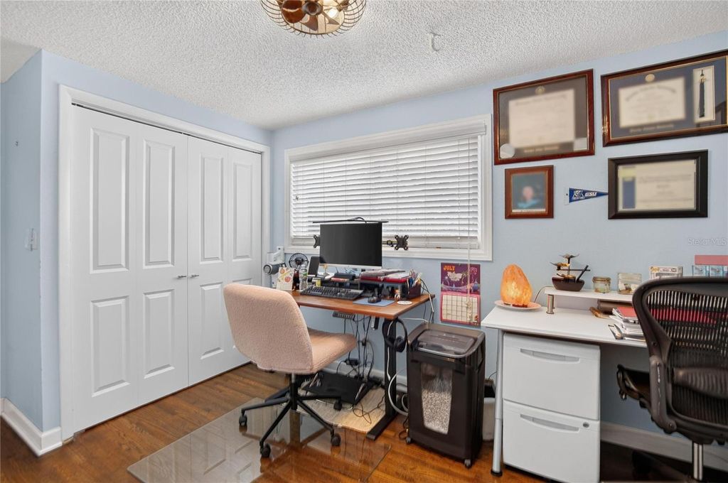 Image 39 of property listing at 10718 DRUMMOND RD, Tampa, FL 33615