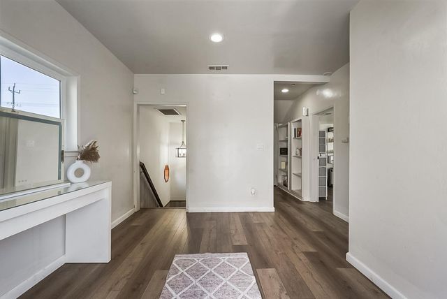 1005 Woodrow Ave, Modesto, CA 95350