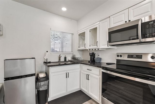 1005 Woodrow Ave, Modesto, CA 95350