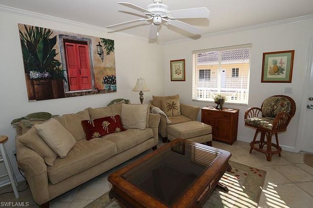 480 5th ST S 202, Naples, FL 34102