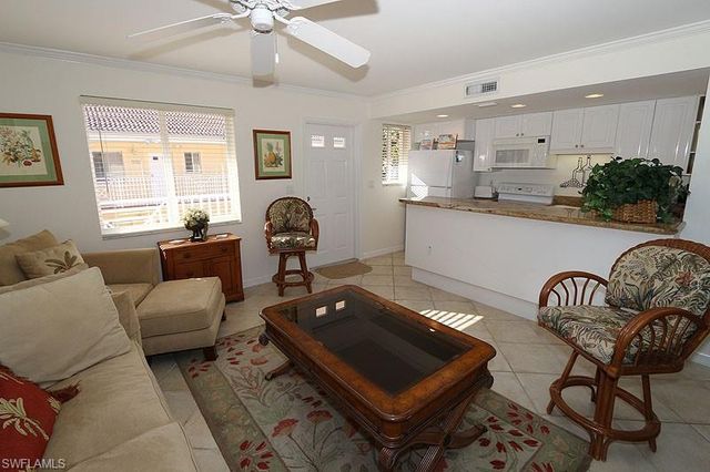 480 5th ST S 202, Naples, FL 34102