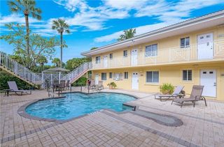 480 5th ST S 202, Naples, FL 34102