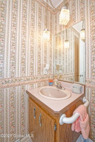 50 Southbury Road, Clifton Park, NY 12065