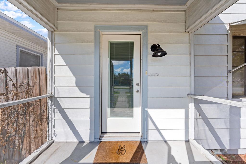 Image 2 of property listing at 804 MASSACHUSETTS AVENUE, St Cloud, FL 34769