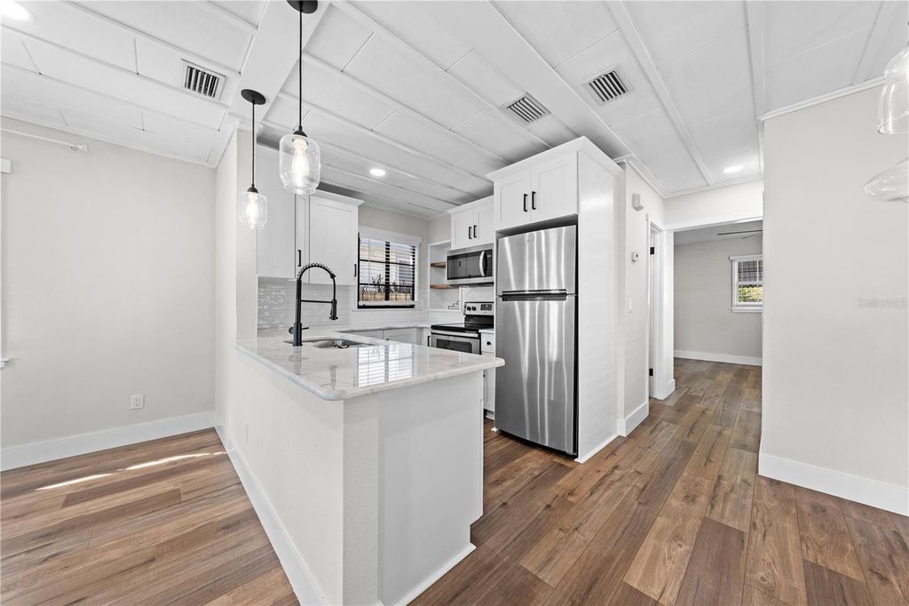 Image 14 of property listing at 804 MASSACHUSETTS AVENUE, St Cloud, FL 34769