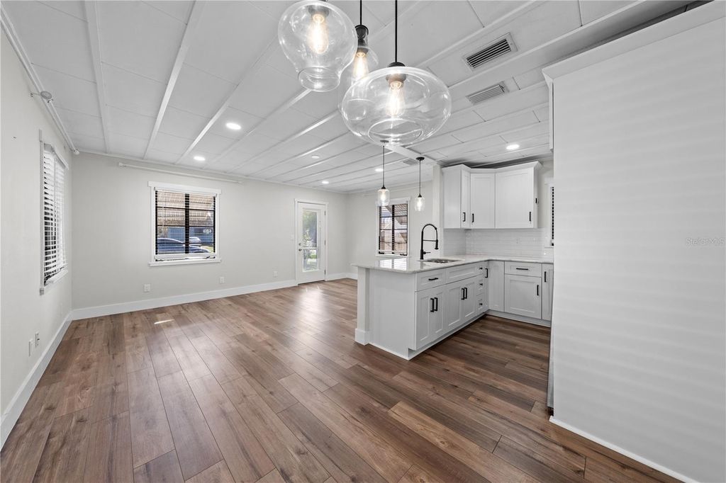 Image 21 of property listing at 804 MASSACHUSETTS AVENUE, St Cloud, FL 34769