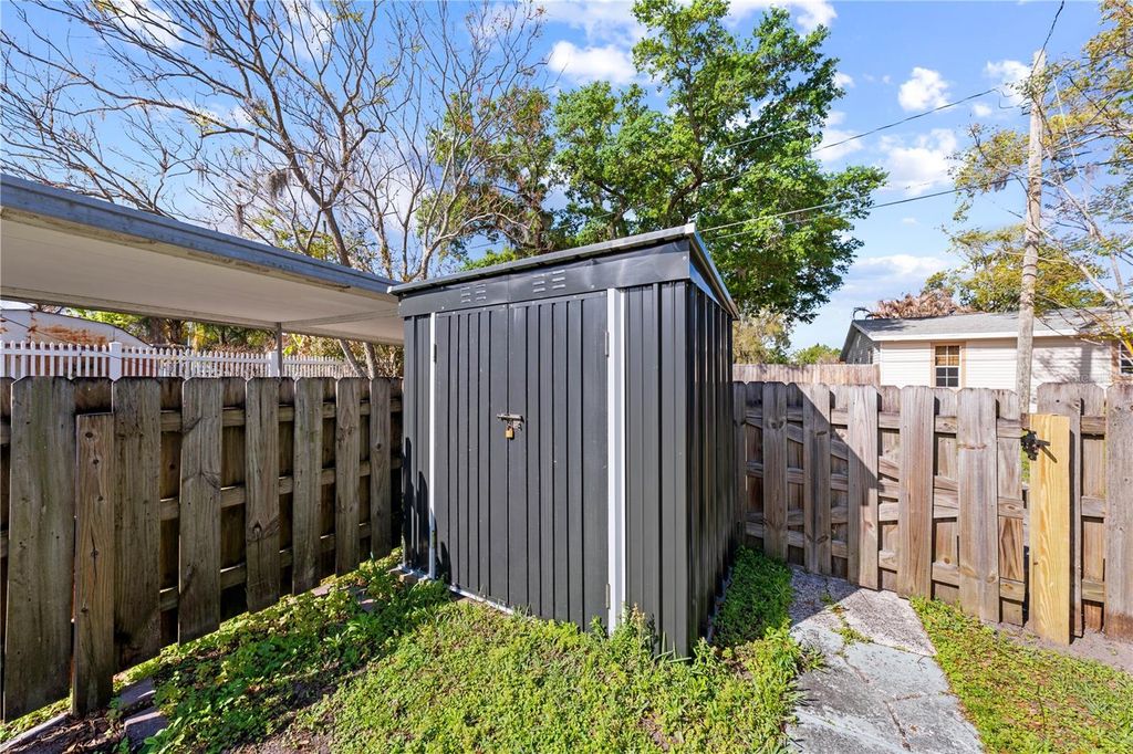 Image 31 of property listing at 804 MASSACHUSETTS AVENUE, St Cloud, FL 34769