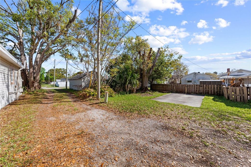 Image 34 of property listing at 804 MASSACHUSETTS AVENUE, St Cloud, FL 34769