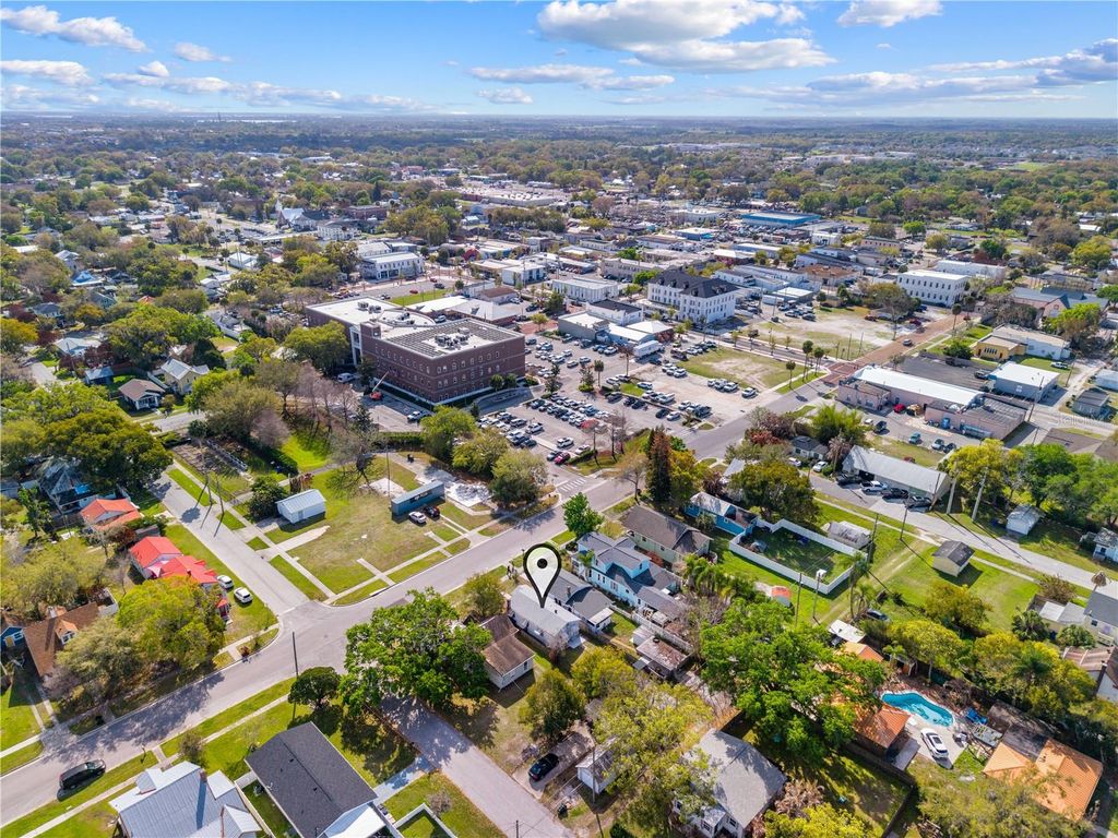 Image 35 of property listing at 804 MASSACHUSETTS AVENUE, St Cloud, FL 34769