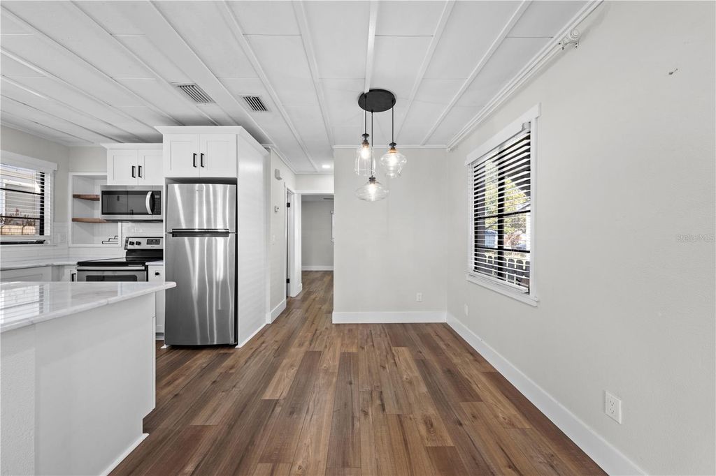 Image 5 of property listing at 804 MASSACHUSETTS AVENUE, St Cloud, FL 34769