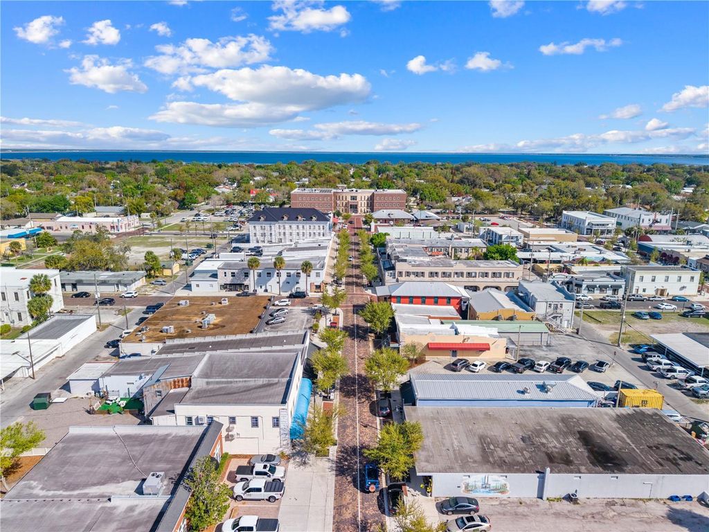 Image 44 of property listing at 804 MASSACHUSETTS AVENUE, St Cloud, FL 34769