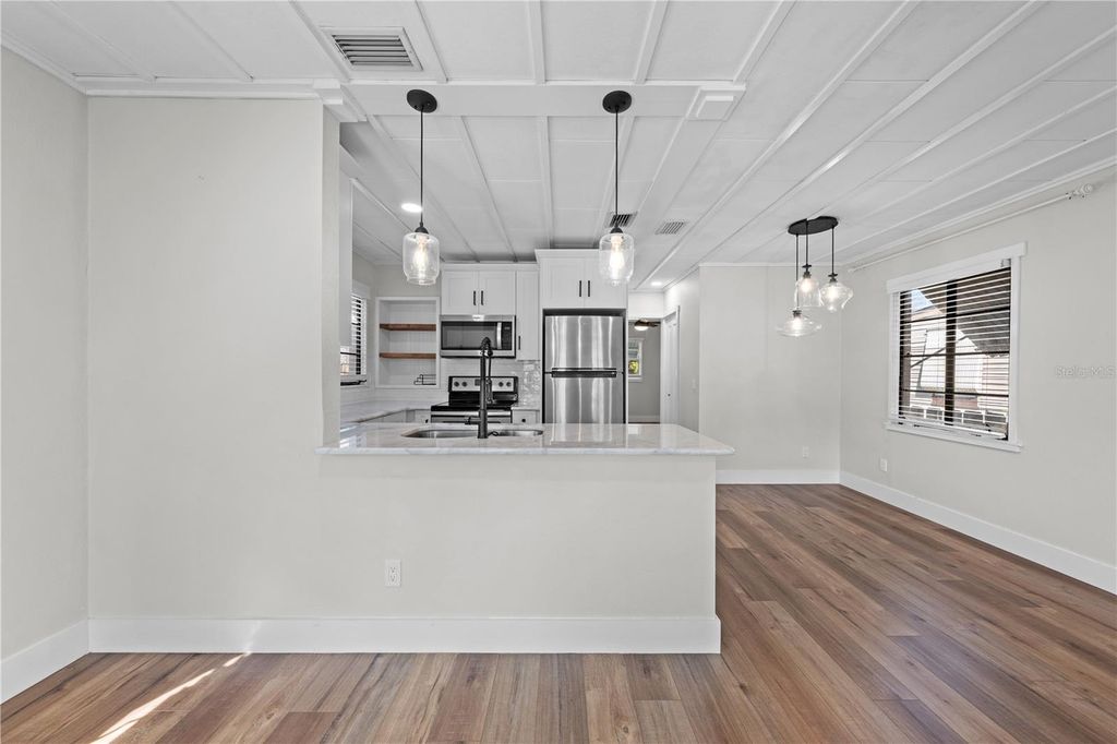 Image 7 of property listing at 804 MASSACHUSETTS AVENUE, St Cloud, FL 34769