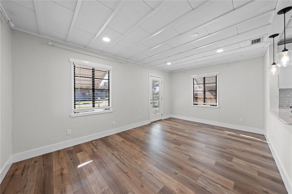 Image 9 of property listing at 804 MASSACHUSETTS AVENUE, St Cloud, FL 34769